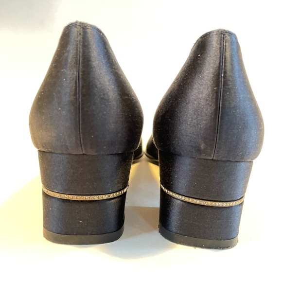 Salvatore Ferragamo block heel square toe black satin heels Size 7 narrow - Picture 4 of 8